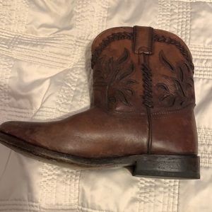 Frye short boot in good shape! Size 6 1/2